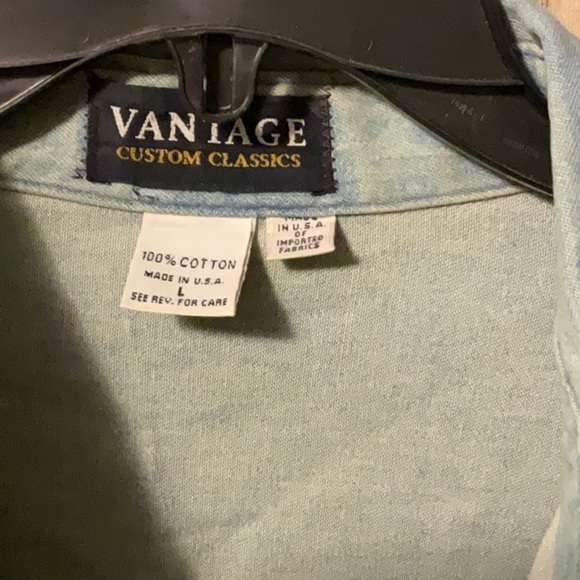 Men's Light Blue Casual Button Down Shirt - Picture 2 of 4